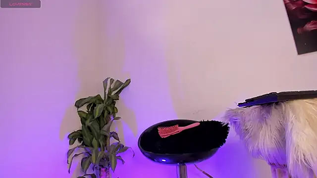 Michell Whitets online show from 10-17-25, 01:57