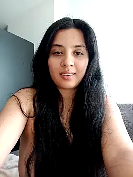 Snapshot of VALENTINA_ROUSE_ chatting on 11-14-25, 03:00 VALENTINA ROUSE online show from 11-14-25, 03:00