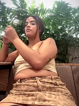 Snapshot of Kaily_Sweet16 chatting on 10-31-25, 07:37 Kaily Sweet16 online show from 10-31-25, 07:37