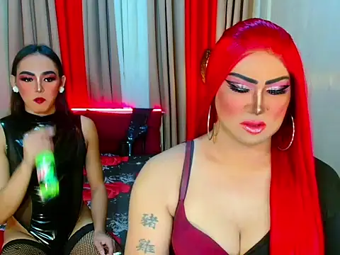 Snapshot of UnlimitedCumShow chatting on 12-16-25, 01:21 UnlimitedCumShow online show from 12-16-25, 01:21