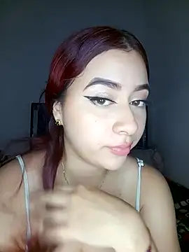 Snapshot of Chloe_Sky_love chatting on 10-23-25, 03:50 Chloe Sky love online show from 10-23-25, 03:50