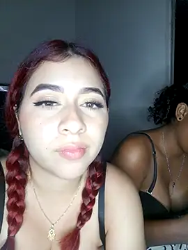 Snapshot of Chloe_Sky_love chatting on 10-28-25, 04:05 Chloe Sky love online show from 10-28-25, 04:05