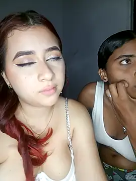 Snapshot of Chloe_Sky_love chatting on 11-11-25, 04:23 Chloe Sky love online show from 11-11-25, 04:23