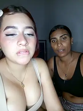 Snapshot of Chloe_Sky_love chatting on 11-29-25, 11:41 Chloe Sky love online show from 11-29-25, 11:41