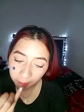 Snapshot of Chloe_Sky_love chatting on 02-18-26, 01:01 Chloe Sky love online show from 02-18-26, 01:01