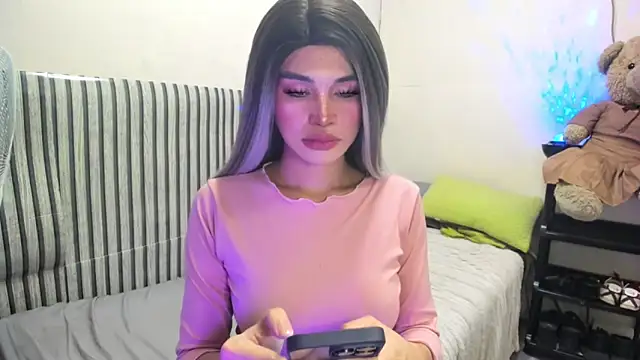 Snapshot of Ms_Monica chatting on 12-17-25, 02:56 Ms Monica online show from 12-17-25, 02:56