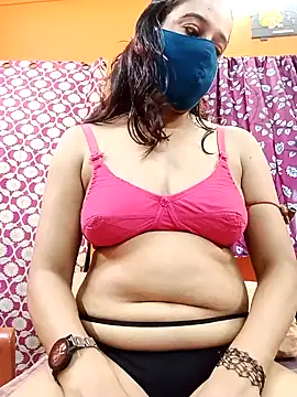 Snapshot of Hotpuja25 chatting on 06-11-26, 04:43 Hotpuja25 online show from 06-11-26, 04:43