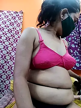 Snapshot of Hotpuja25 chatting on 06-29-26, 04:52 Hotpuja25 online show from 06-29-26, 04:52