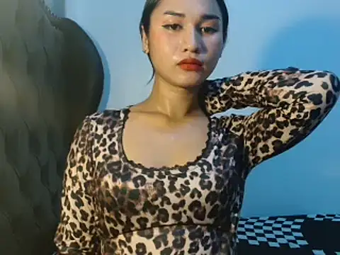lava lux online show from 06-17-26, 04:37