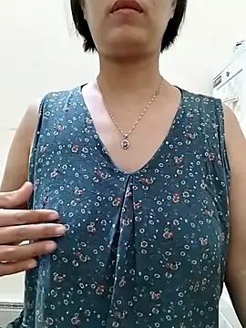 Snapshot of love_sexy090 chatting on 10-16-25, 12:00 love sexy090 online show from 10-16-25, 12:00