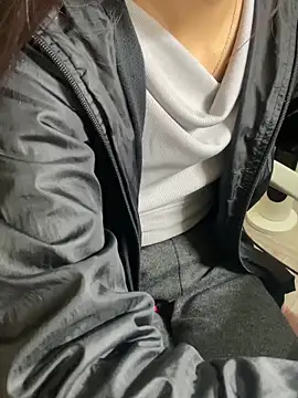 Mina048 online show from 12-15-25, 03:05