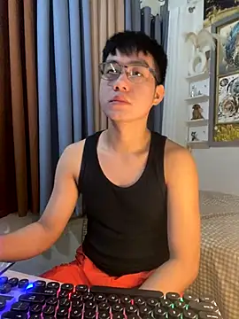 xshyboyx online show from 11-19-25, 02:55