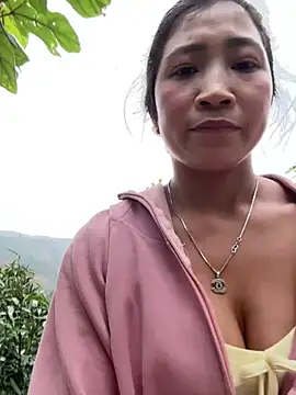 Snapshot of ThiHa003 chatting on 02-15-26, 08:35 ThiHa003 online show from 02-15-26, 08:35