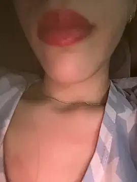 Mimisixo online show from 10-13-25, 10:32