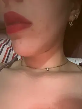 Snapshot of Mimisixo chatting on 07-16-26, 12:38 Mimisixo online show from 07-16-26, 12:38