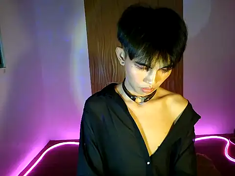 Snapshot of ichiro_daisuke chatting on 12-17-25, 10:43 ichiro daisuke online show from 12-17-25, 10:43