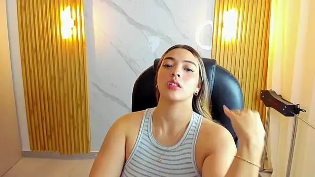 Snapshot of KYLIE_JONES6 chatting on 09-15-25, 02:33 KYLIE JONES6 online show from 09-15-25, 02:33