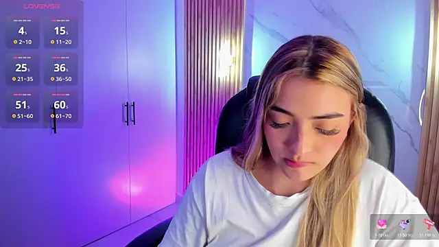 Snapshot of KYLIE_JONES6 chatting on 11-24-25, 03:06 KYLIE JONES6 online show from 11-24-25, 03:06