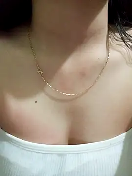 Snapshot of Mina-2468 chatting on 10-25-25, 03:40 Mina-2468 online show from 10-25-25, 03:40