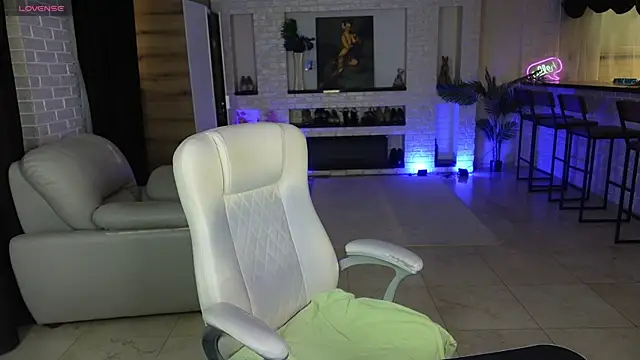 Snapshot of MariemLui chatting on 07-06-26, 02:25 MariemLui online show from 07-06-26, 02:25