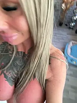 dutchbarbie online show from 04-19-26, 06:10