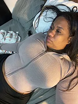 Snapshot of Sam_Blue chatting on 06-19-26, 12:42 Sam Blue online show from 06-19-26, 12:42