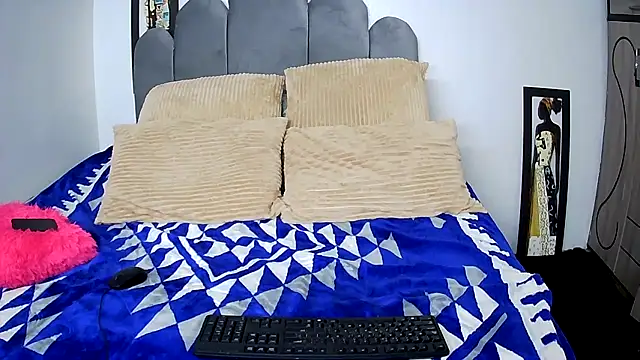 Snapshot of CharlotteXXX chatting on 11-16-25, 06:41 CharlotteXXX online show from 11-16-25, 06:41