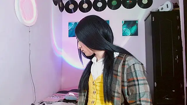 Snapshot of meghan_devil_ chatting on 11-22-25, 12:31 meghan devil online show from 11-22-25, 12:31