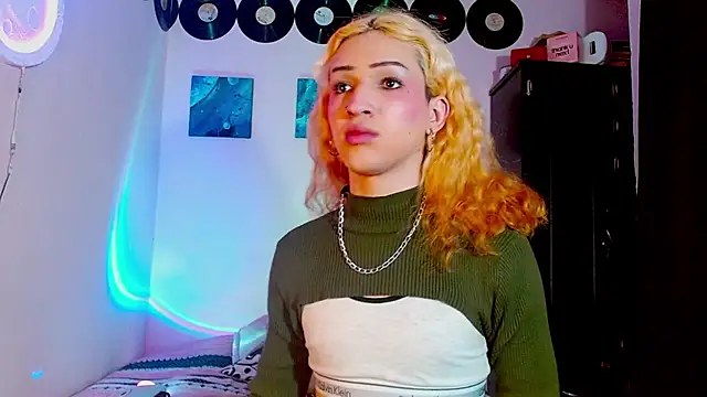 Snapshot of meghan_devil_ chatting on 12-17-25, 04:40 meghan devil online show from 12-17-25, 04:40