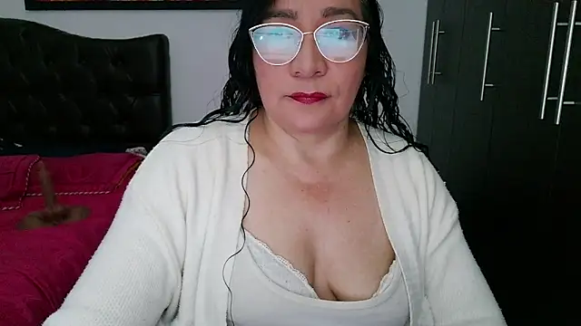 Snapshot of Grace_mature_milf chatting on 06-15-26, 10:06 Grace mature milf online show from 06-15-26, 10:06