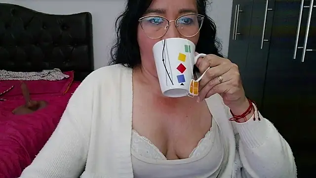 Snapshot of Grace_mature_milf chatting on 06-15-26, 10:56 Grace mature milf online show from 06-15-26, 10:56