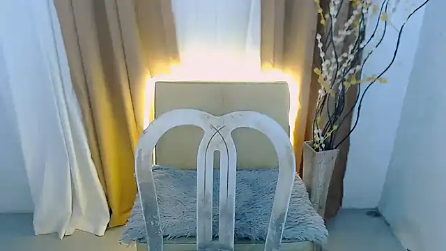 Snapshot of seductive_nikki chatting on 11-11-25, 09:15 seductive nikki online show from 11-11-25, 09:15