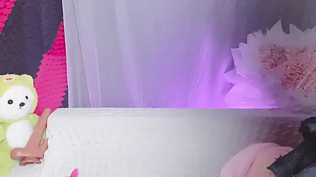 Snapshot of kemybaby chatting on 10-18-25, 06:41 kemybaby online show from 10-18-25, 06:41