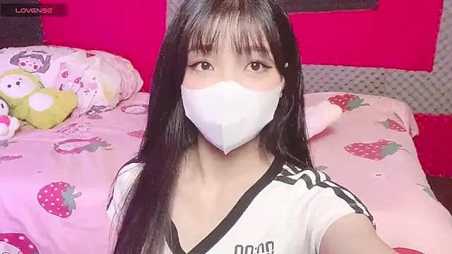 Snapshot of kemybaby chatting on 11-11-25, 08:20 kemybaby online show from 11-11-25, 08:20