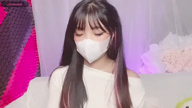 Snapshot of kemybaby chatting on 11-26-25, 02:45 kemybaby online show from 11-26-25, 02:45