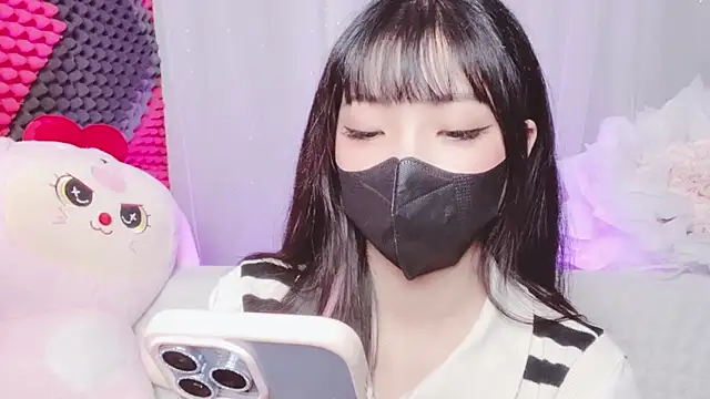 Snapshot of kemybaby chatting on 12-15-25, 04:00 kemybaby online show from 12-15-25, 04:00