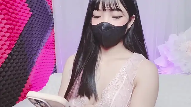 Snapshot of kemybaby chatting on 12-18-25, 04:57 kemybaby online show from 12-18-25, 04:57