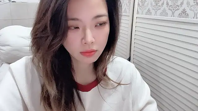 Holiland online show from 12-16-25, 01:32