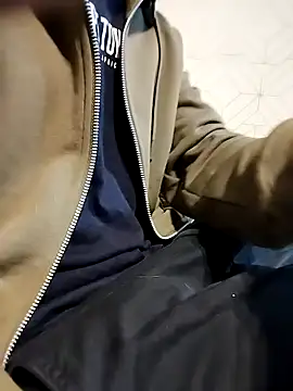 boy8540 online show from 04-01-26, 05:52