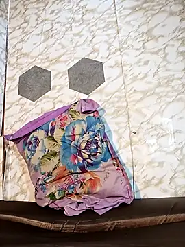 Snapshot of youryummybaby chatting on 09-18-25, 08:05 youryummybaby online show from 09-18-25, 08:05