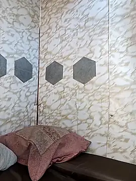 Snapshot of youryummybaby chatting on 09-29-25, 06:51 youryummybaby online show from 09-29-25, 06:51