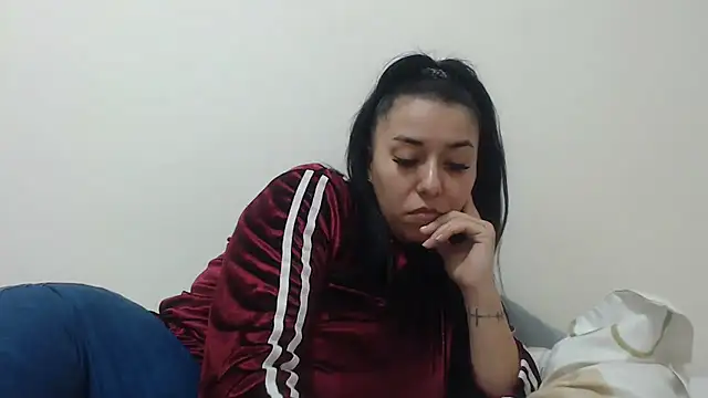 Snapshot of Maryem637048 chatting on 02-06-26, 02:20 Maryem637048 online show from 02-06-26, 02:20