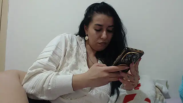 Snapshot of Maryem637048 chatting on 03-02-26, 03:30 Maryem637048 online show from 03-02-26, 03:30