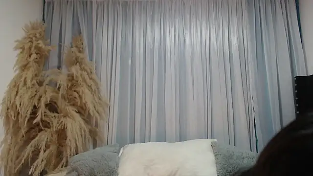 Snapshot of Alhana-miller chatting on 11-01-25, 12:40 Alhana-miller online show from 11-01-25, 12:40