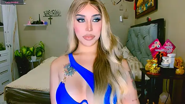 Snapshot of Franchesca_Trans chatting on 10-06-25, 08:01 Franchesca Trans online show from 10-06-25, 08:01