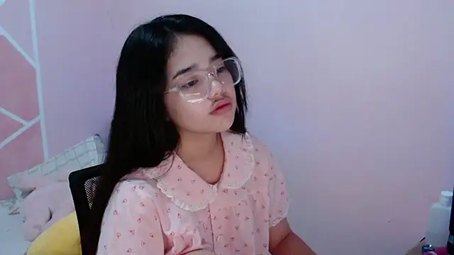 Snapshot of aaliyah_walker chatting on 11-17-25, 11:49 aaliyah walker online show from 11-17-25, 11:49