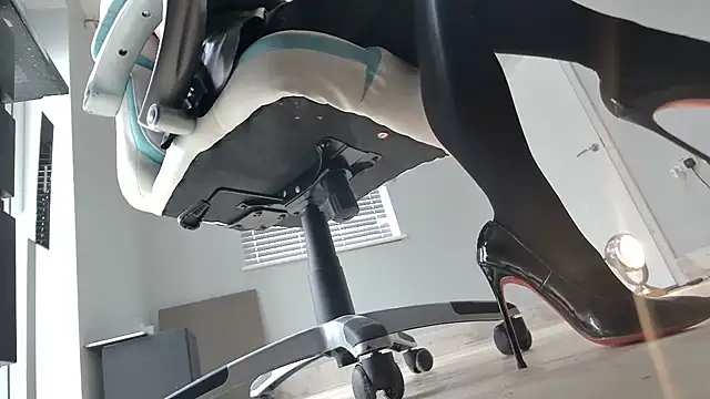 foxyroxymilf online show from 09-24-25, 11:02