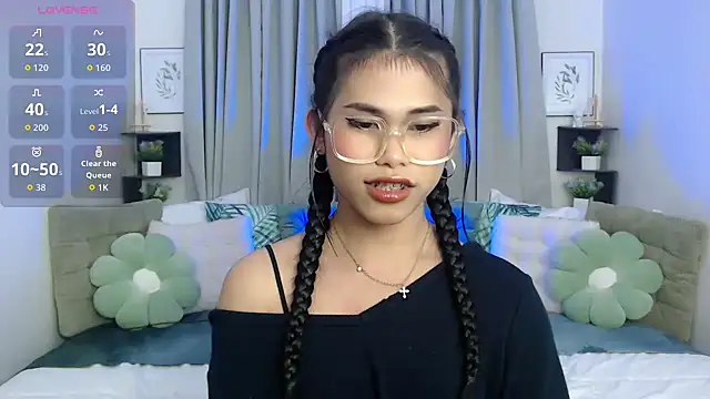 PrettyBlythes TS online show from 10-27-25, 12:31