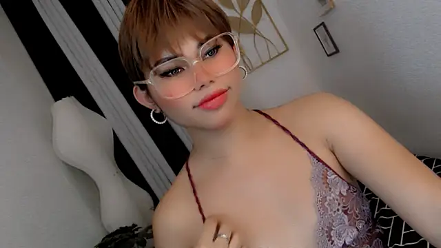 Snapshot of PrettyBlythes_TS chatting on 06-16-26, 12:35 PrettyBlythes TS online show from 06-16-26, 12:35