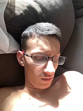 Snapshot of safadezanunes2 chatting on 09-15-25, 05:35 safadezanunes2 online show from 09-15-25, 05:35